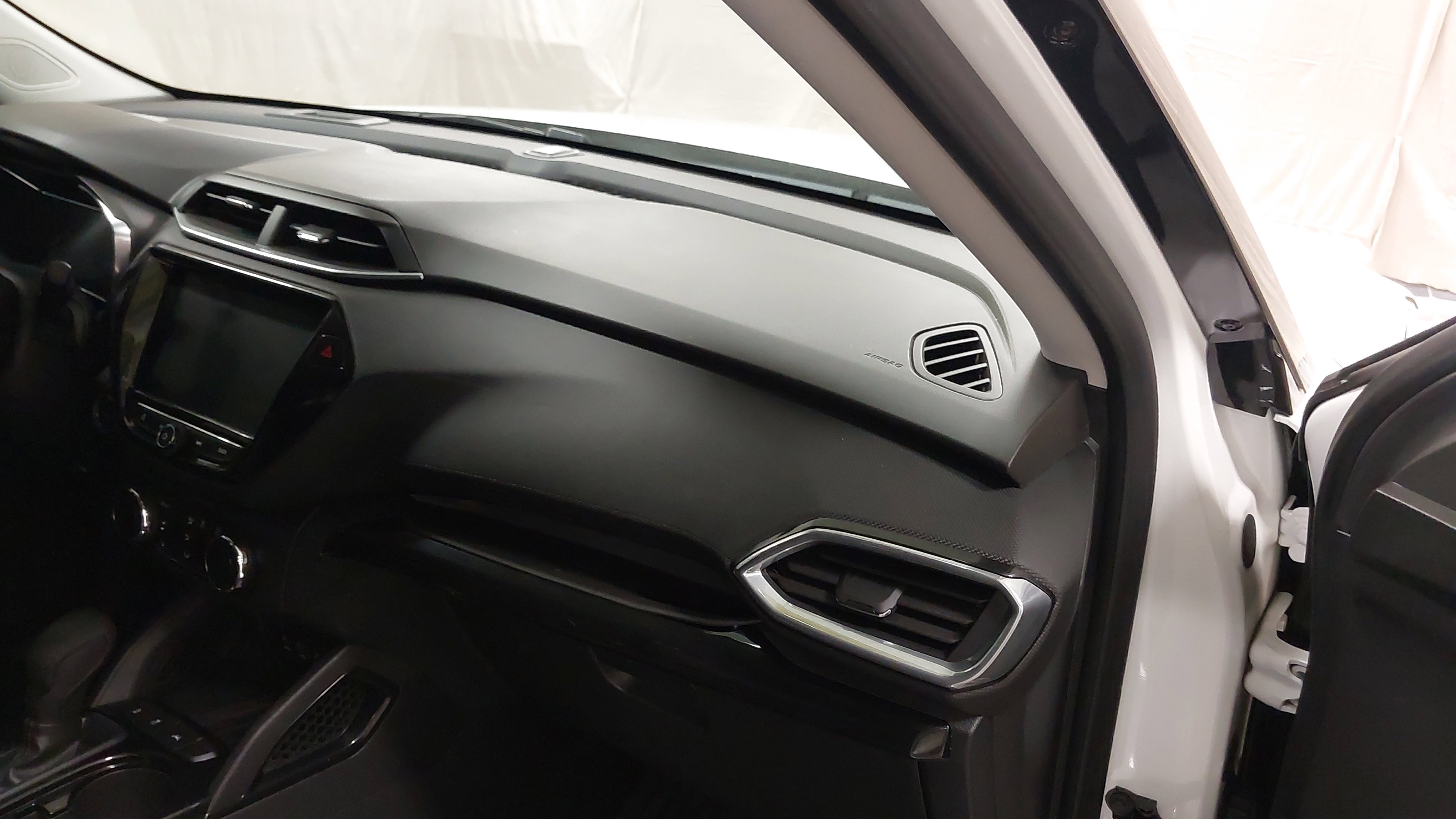 Certified 2023 Chevrolet TrailBlazer LT w/ Convenience Package image 29