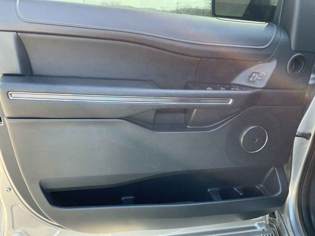 Used 2022 Ford Expedition Max XLT AWD/4WD image 5