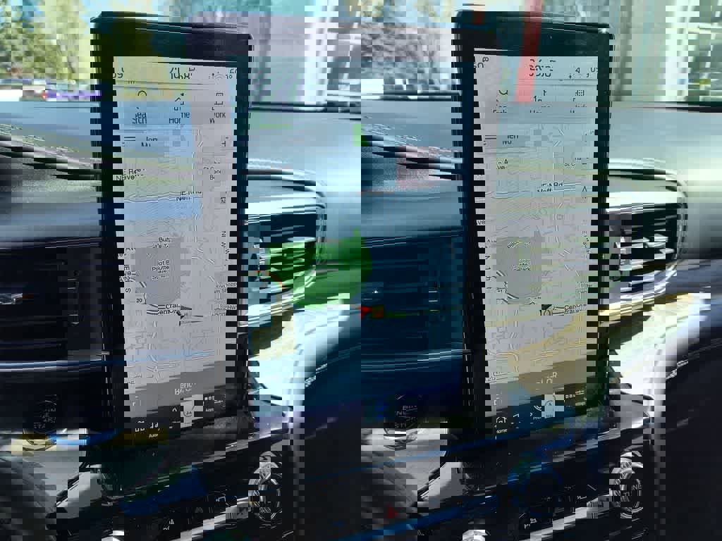 Used 2022 Ford Explorer Platinum w/ Equipment Group 601A image 18