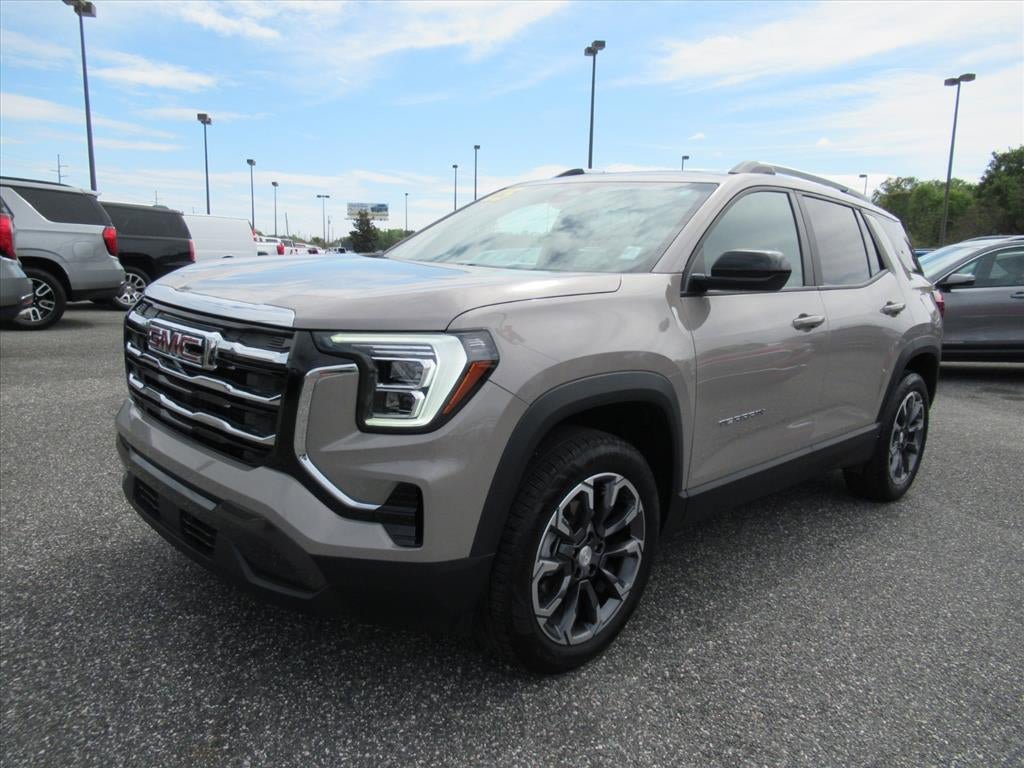 Used 2025 GMC Terrain Elevation w/ Elevation Premium Package AWD/4WD image 3