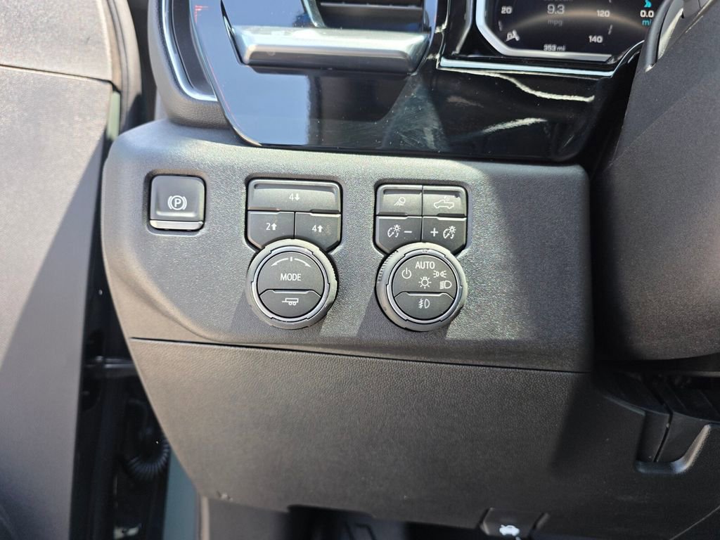 Used 2026 Chevrolet Silverado 2500 LT w/ All Star Edition AWD/4WD image 24