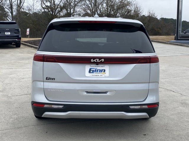 Used 2023 Kia Carnival LX image 4