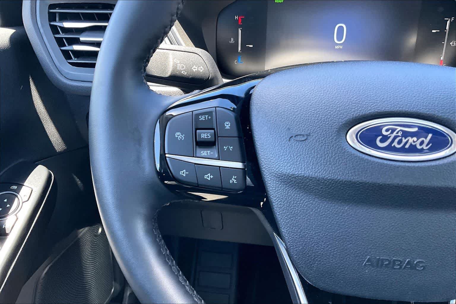 Used 2025 Ford Escape SE FWD image 24