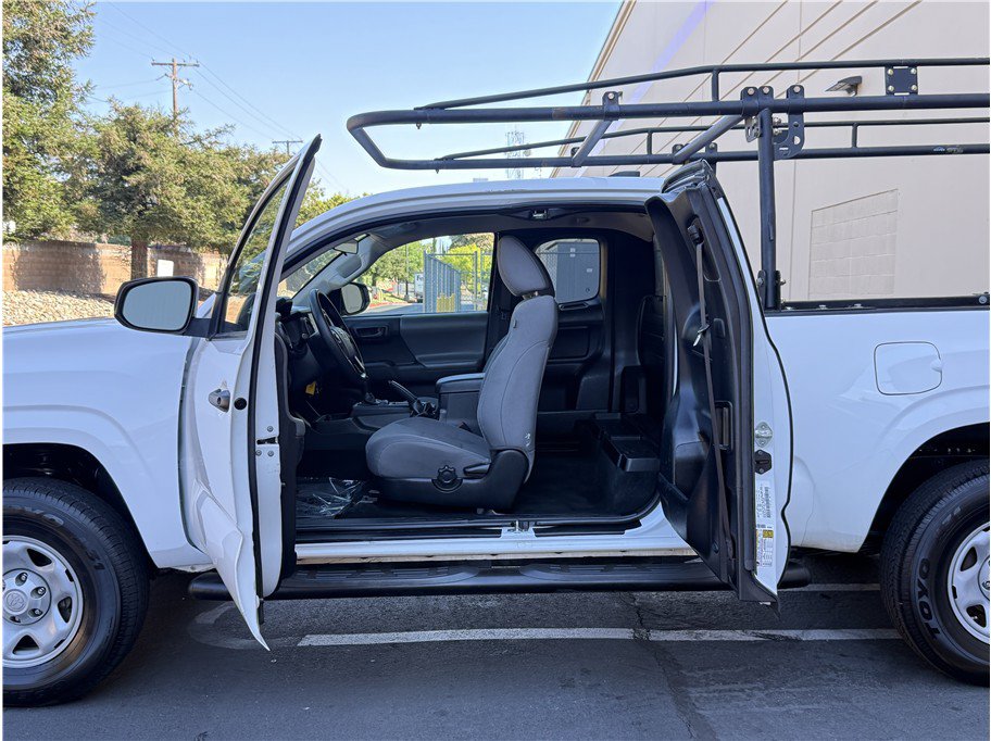 Used 2023 Toyota Tacoma SR RWD image 15