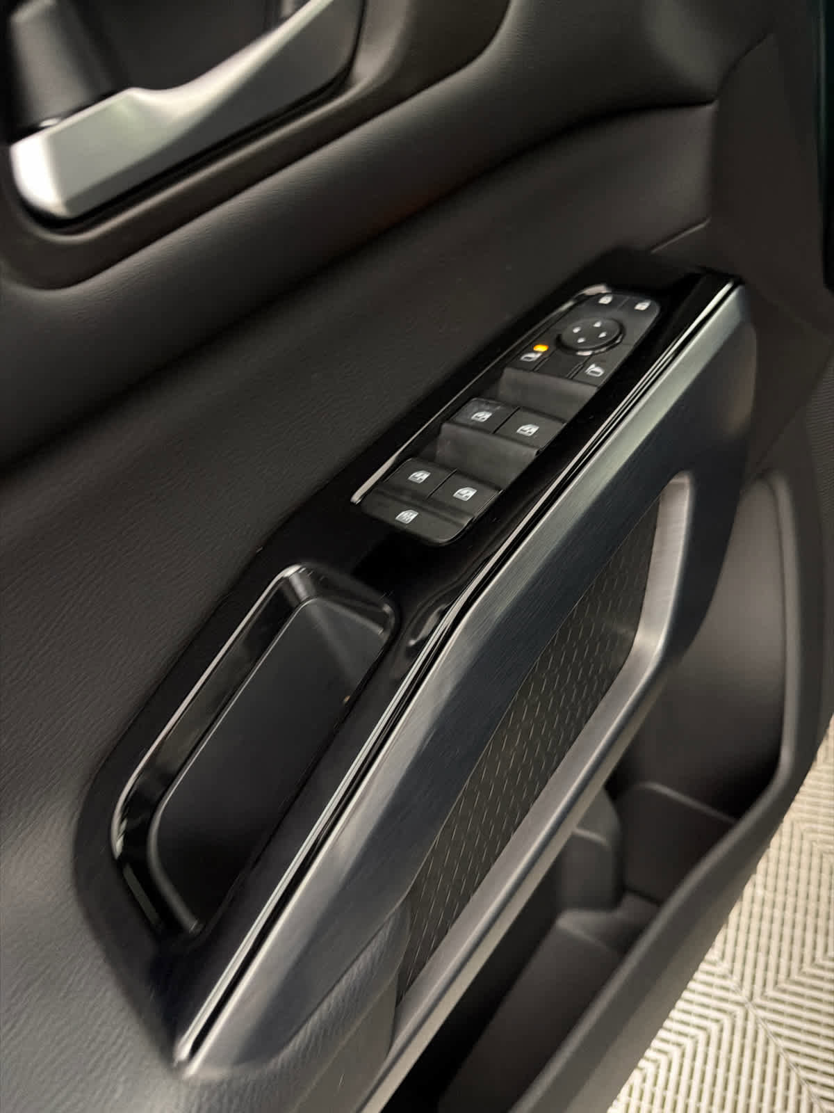 Certified 2025 Nissan Pathfinder SL FWD image 24