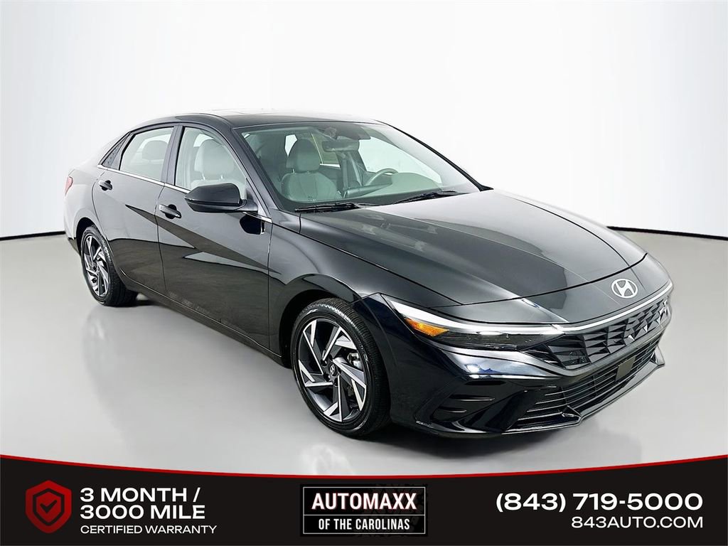 Used 2025 Hyundai Elantra SEL FWD image 1