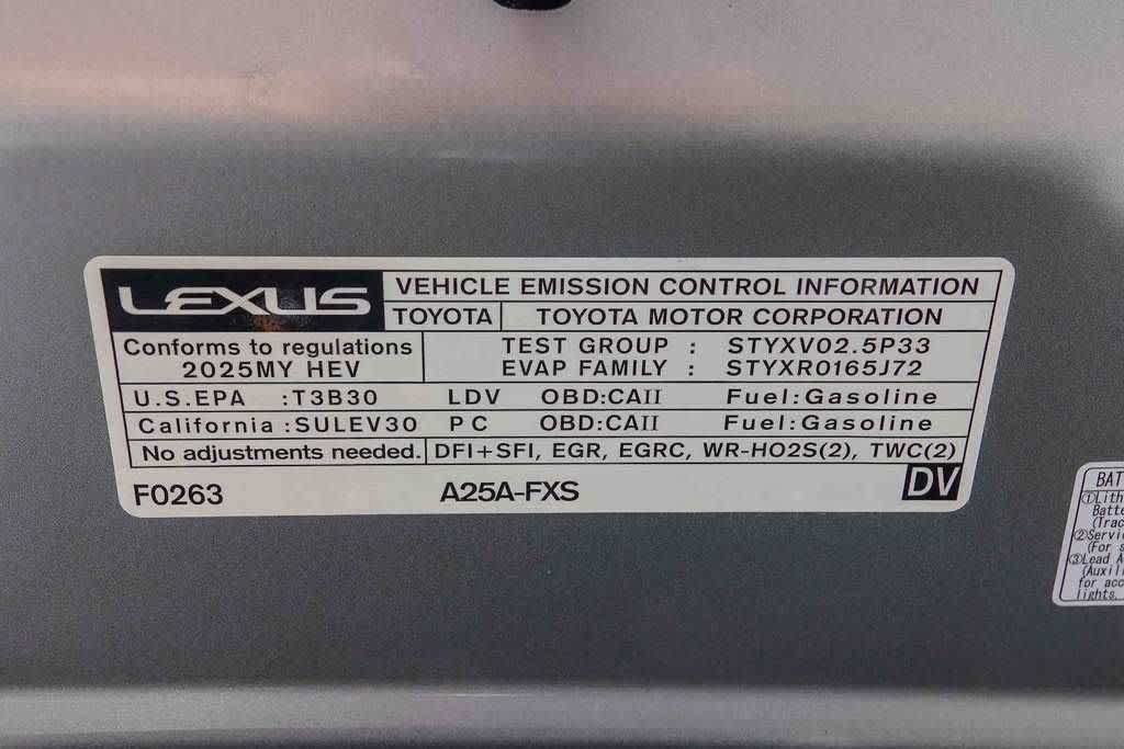 Used 2025 Lexus ES 300h w/ Premium Package FWD image 25