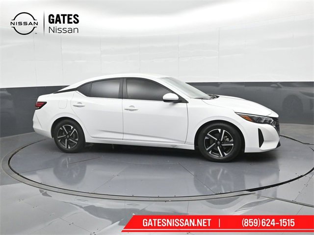 Used 2025 Nissan Sentra SV image 1