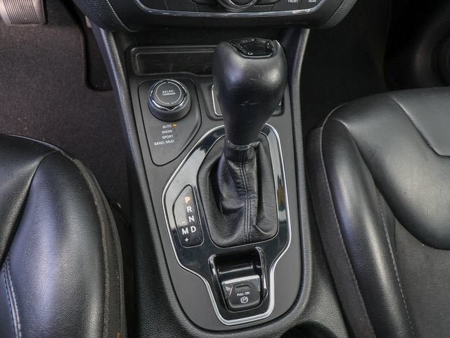 Used 2021 Jeep Cherokee Latitude Plus AWD/4WD image 30