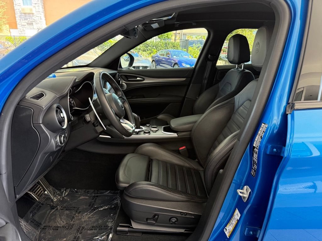Used 2023 Alfa Romeo Stelvio Veloce AWD/4WD image 10