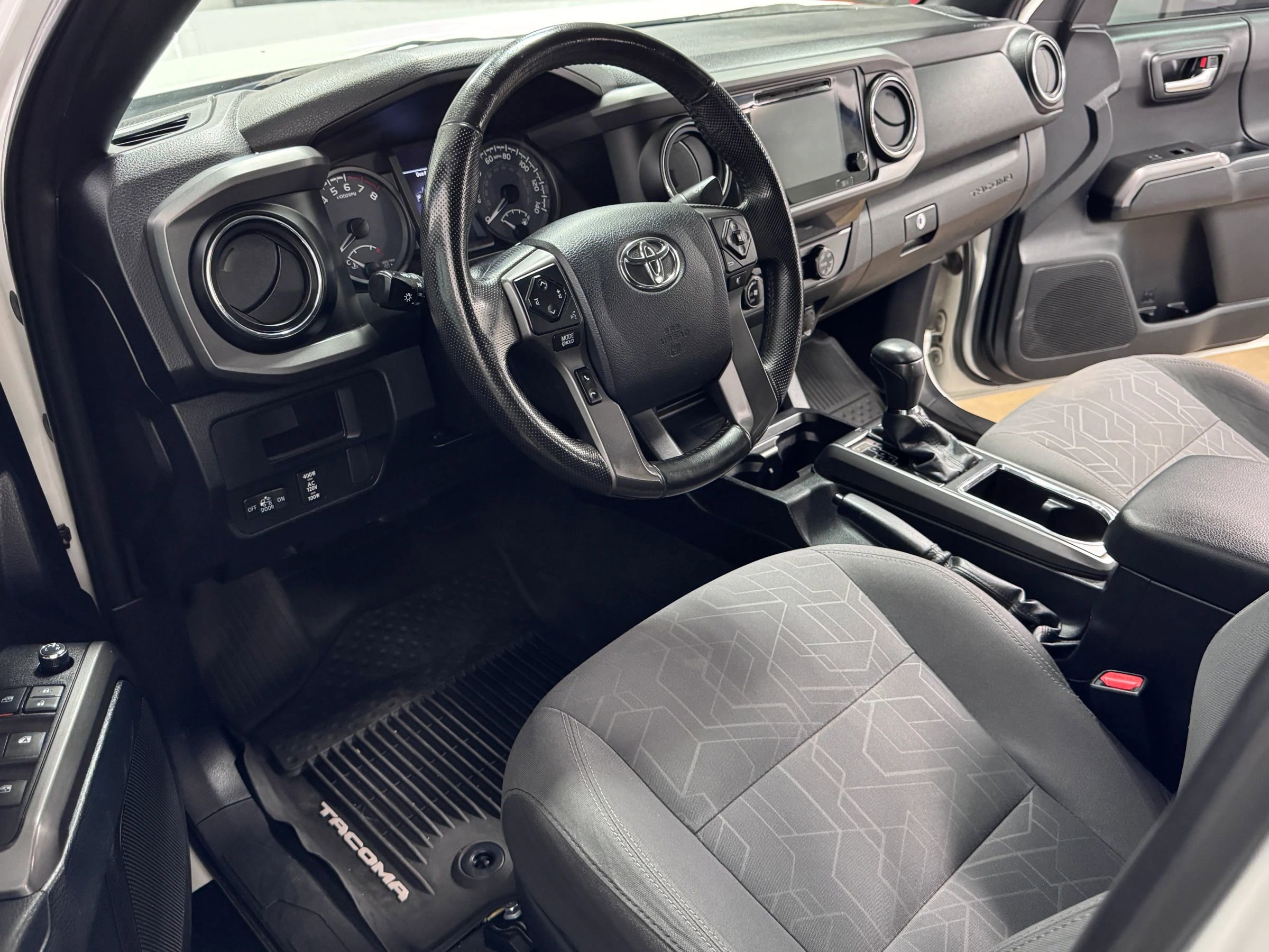 Used 2016 Toyota Tacoma TRD Off-Road w/ Towing Package AWD/4WD image 19