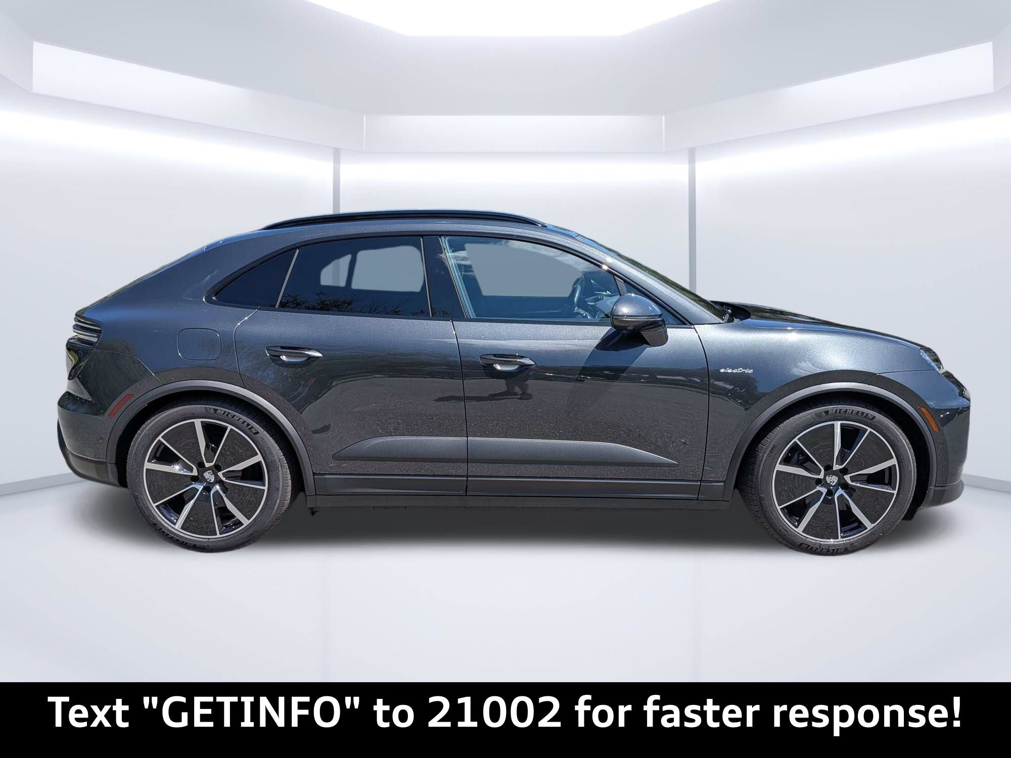 Used 2025 Porsche Macan Electric RWD image 2