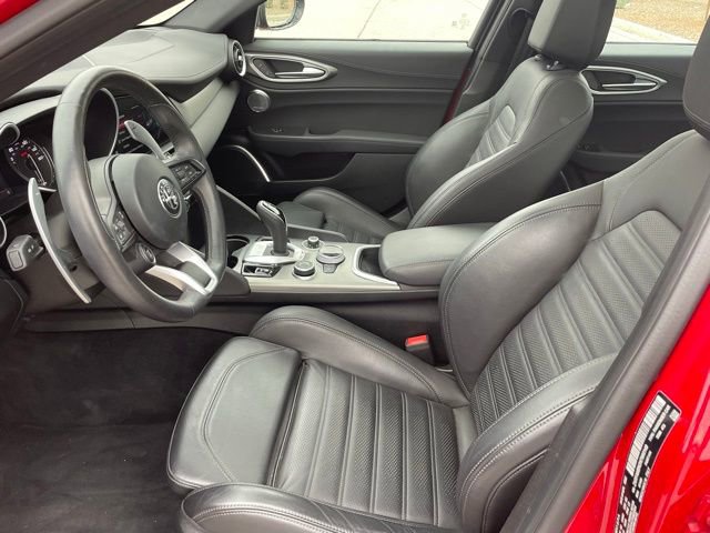 Used 2022 Alfa Romeo Giulia Veloce image 17