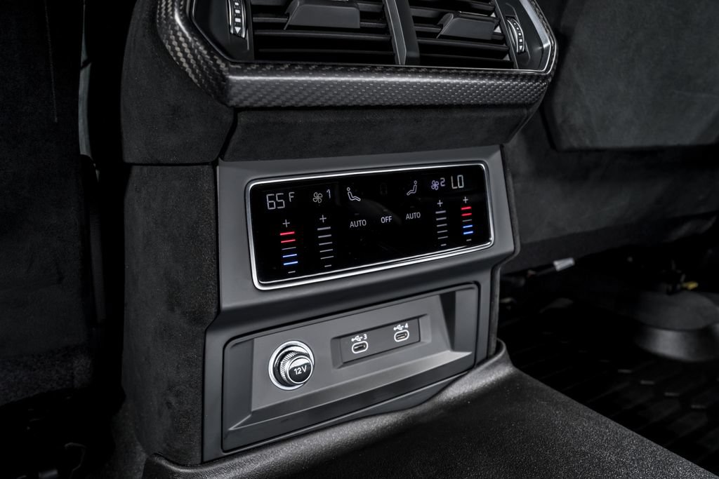 Used 2023 Lamborghini Urus Performante AWD/4WD image 34