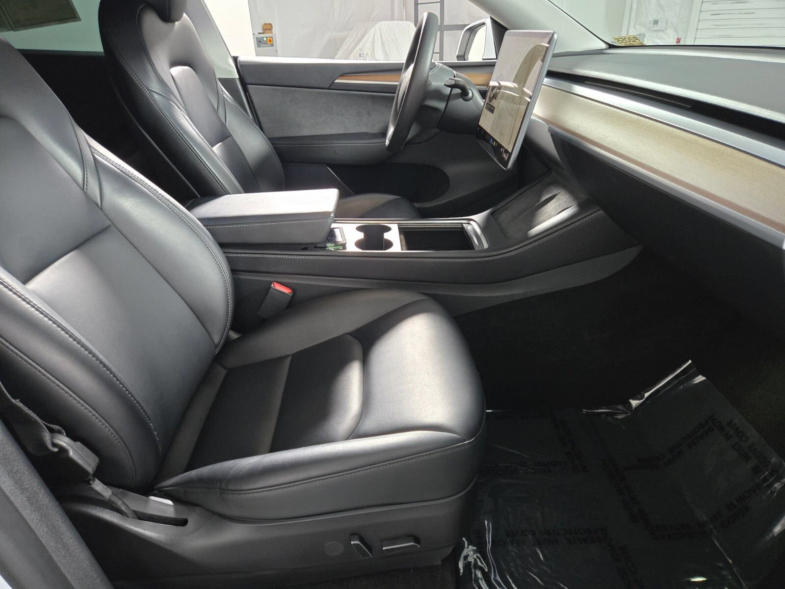 Used 2023 Tesla Model Y Long Range AWD/4WD image 3