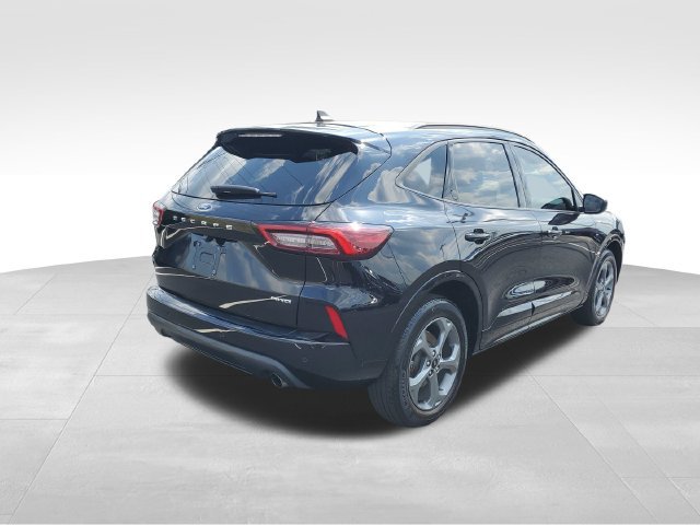 Used 2023 Ford Escape ST-Line w/ Tech Pack #1 AWD/4WD image 4