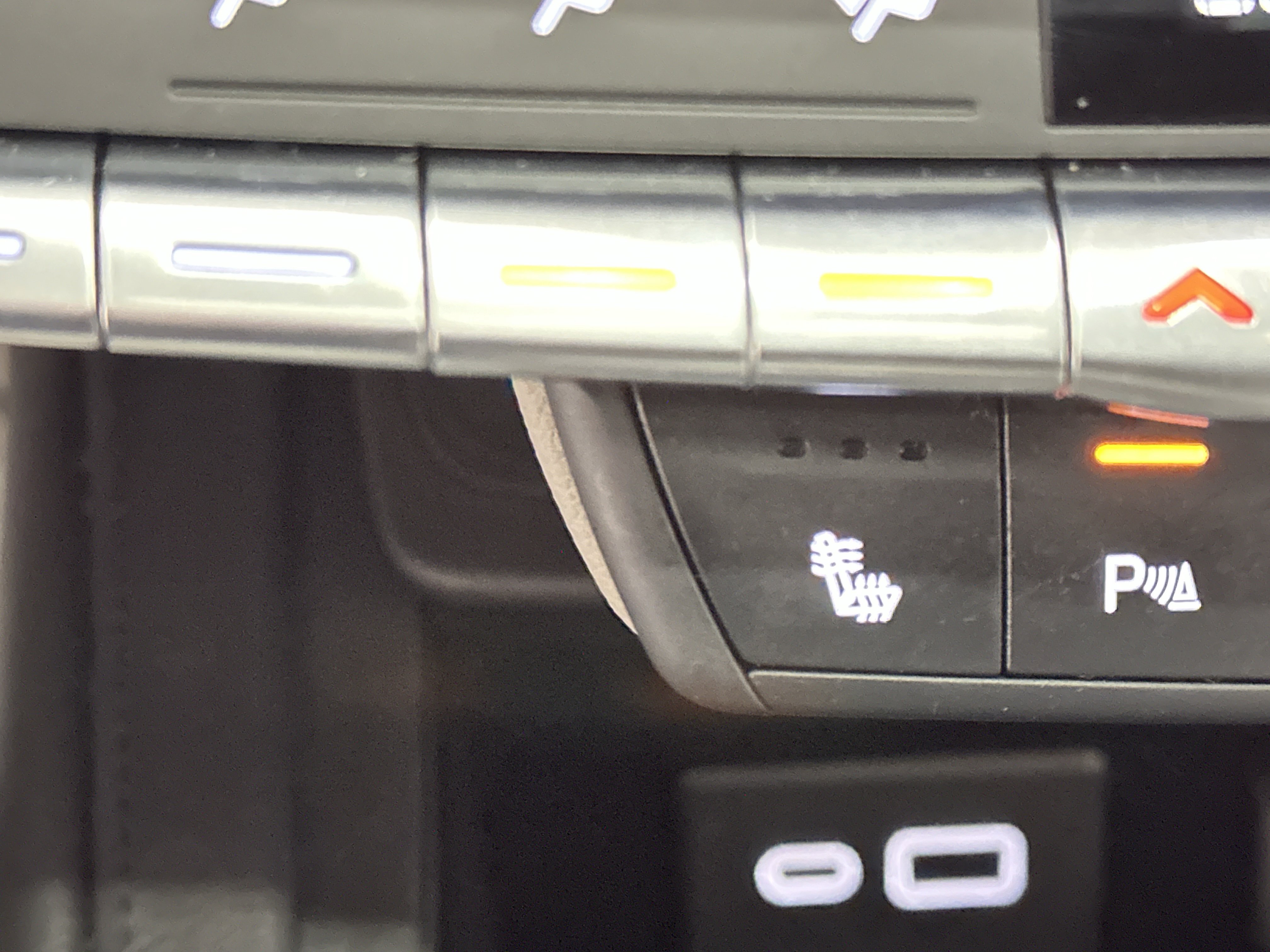 Used 2023 Cadillac XT4 Luxury w/ Cold Weather Package image 38