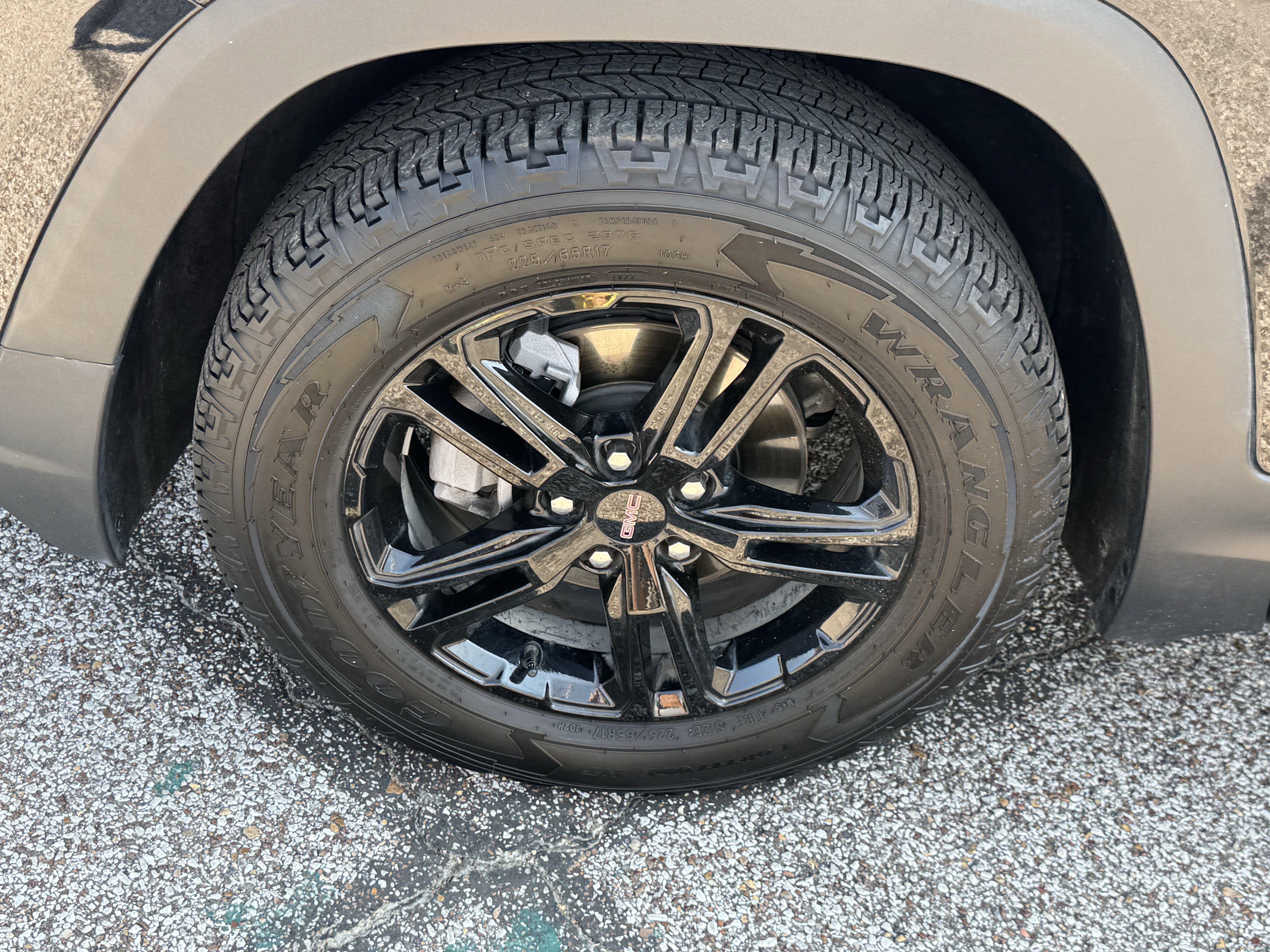 Used 2024 GMC Terrain AT4 image 9