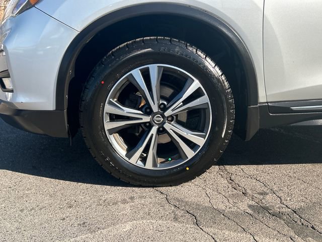 Used 2017 Nissan Rogue SL image 26