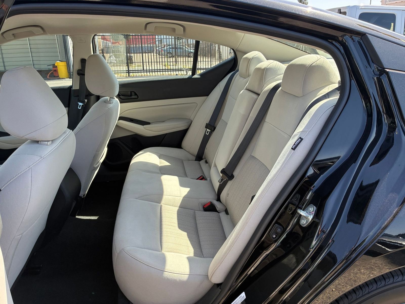 Used 2025 Nissan Altima 2.5 SV FWD image 25