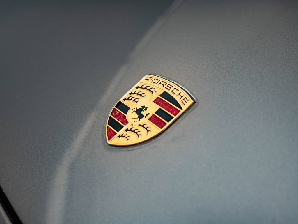 Used 2005 Porsche 911 Carrera RWD image 16