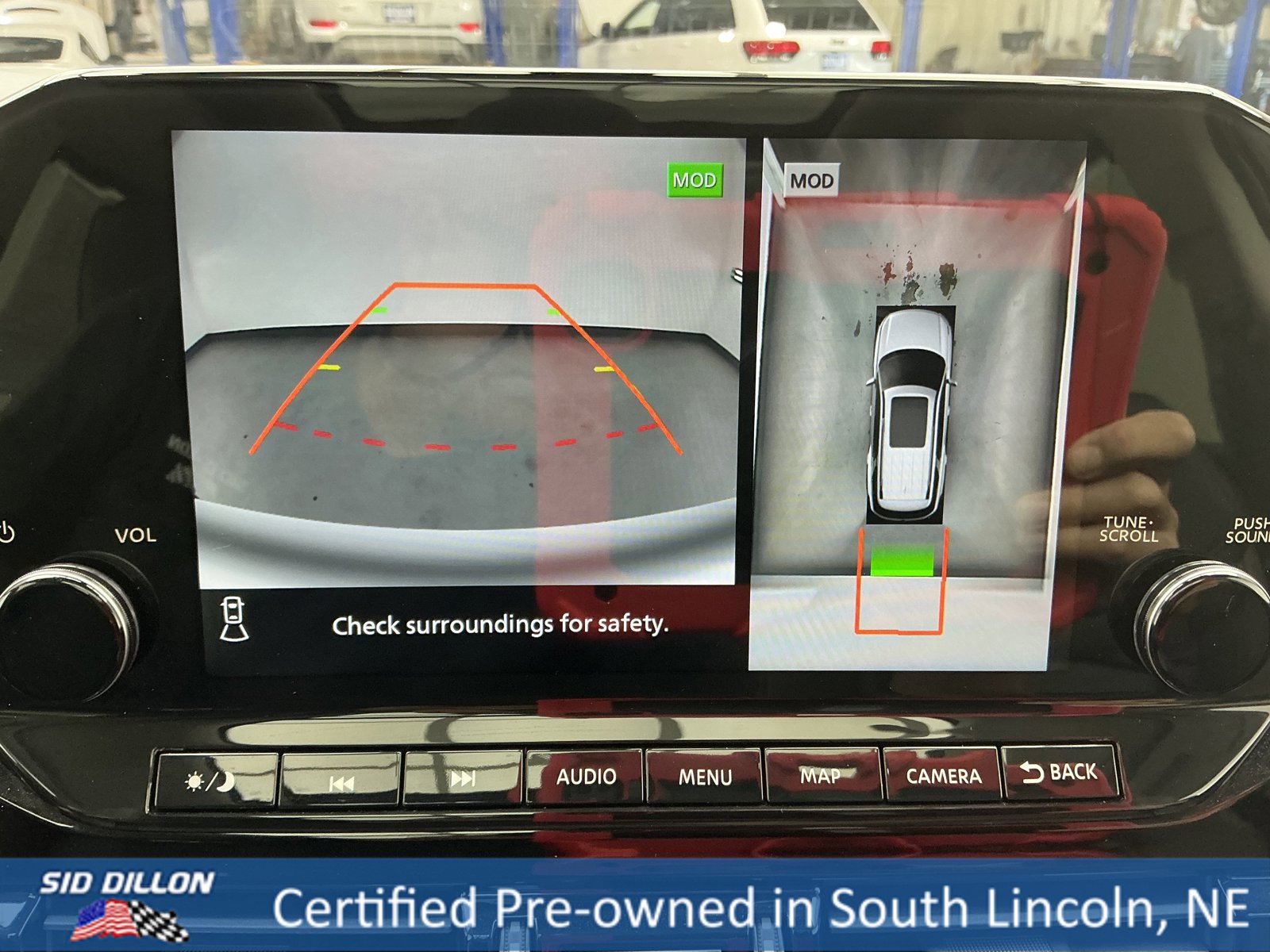 Used 2024 Nissan Pathfinder Platinum image 7