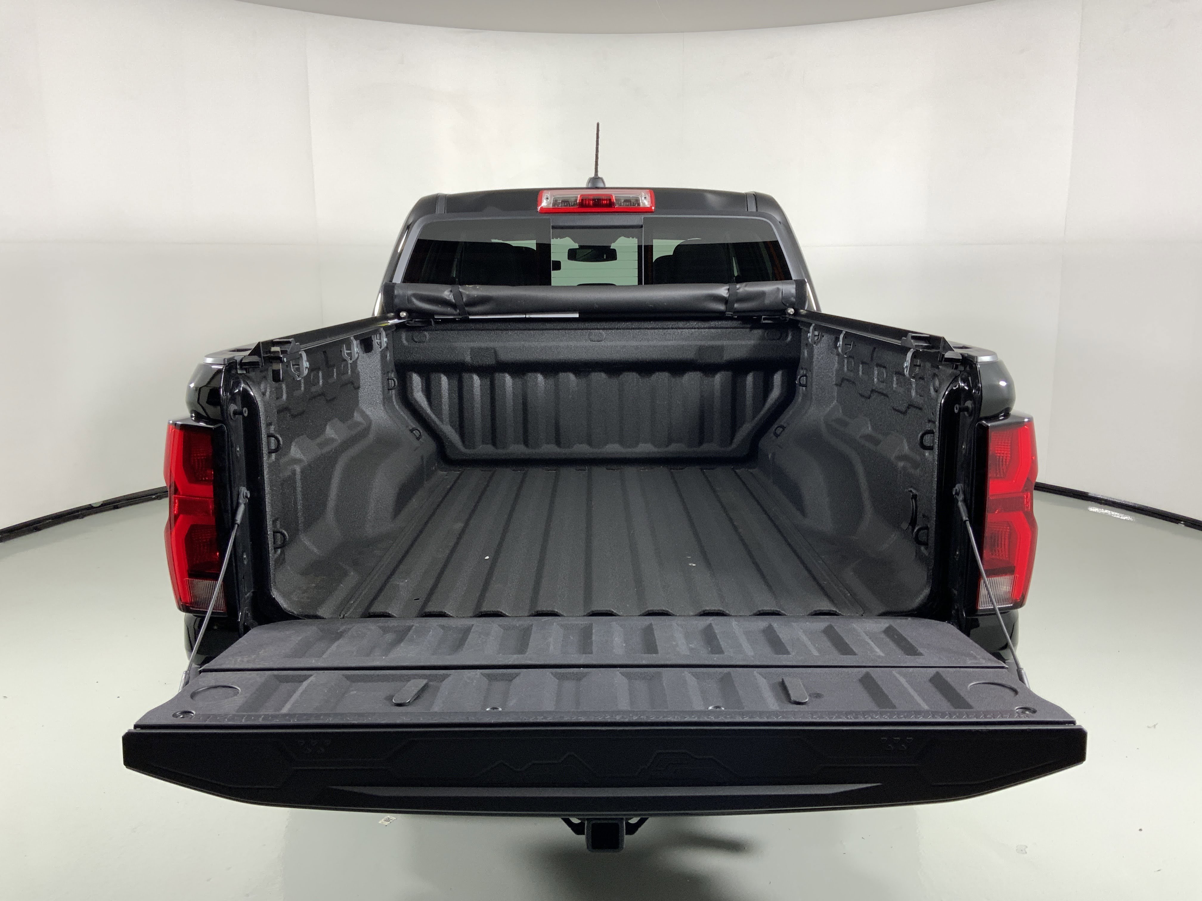 Used 2024 Chevrolet Colorado LT w/ LT Convenience Package III image 19