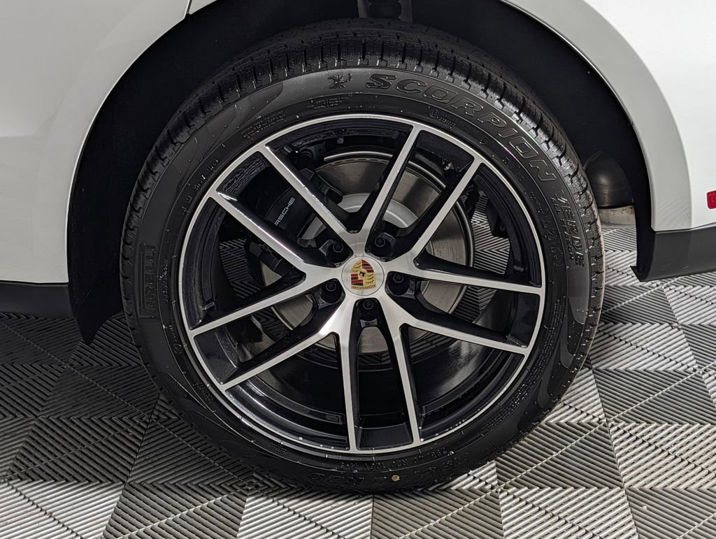 New 2026 Porsche Macan image 12