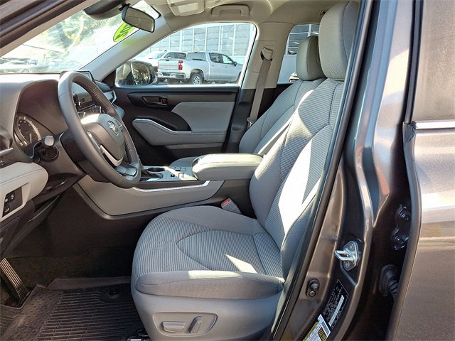Used 2024 Toyota Highlander LE image 15