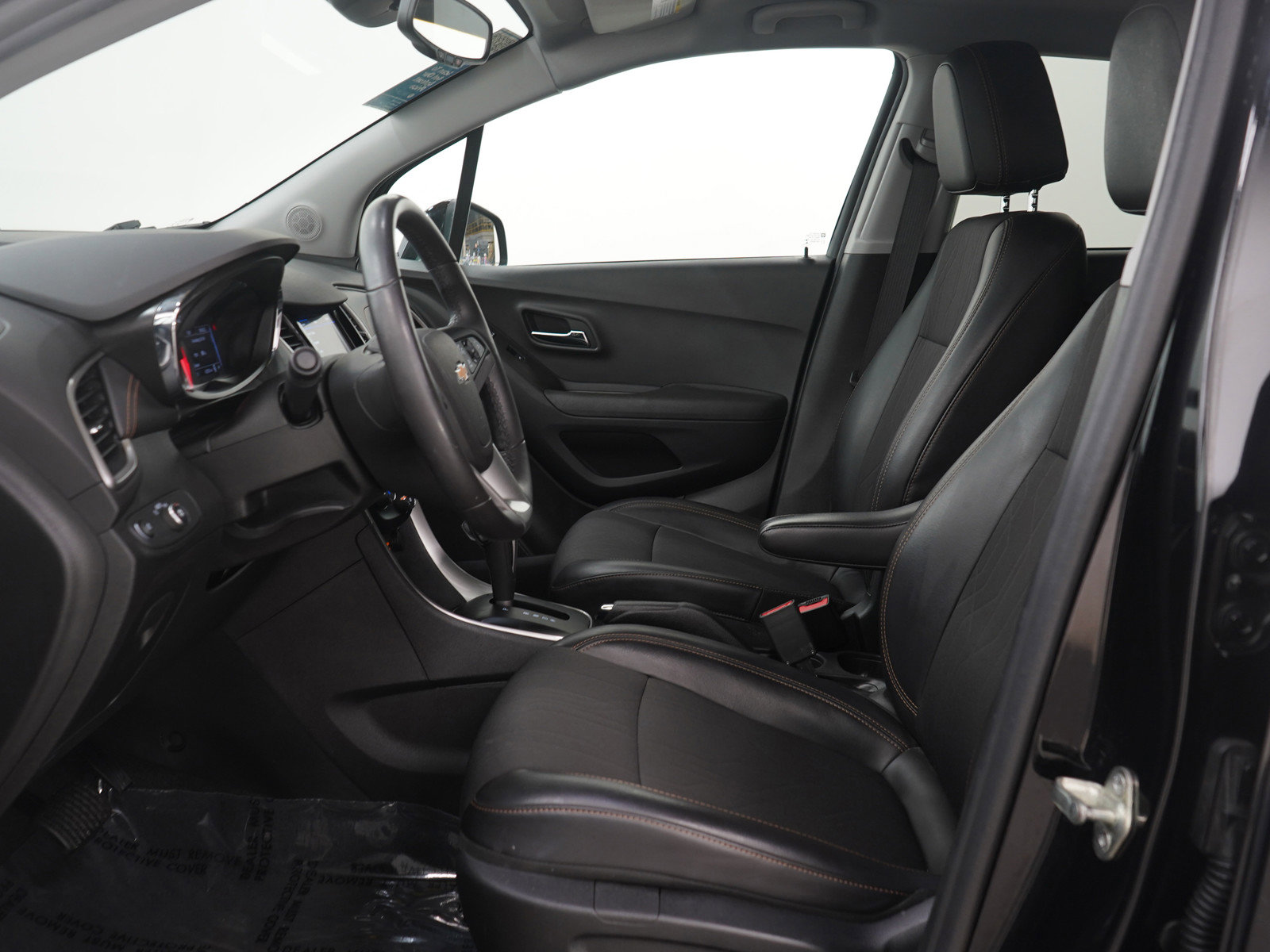 Used 2020 Chevrolet Trax LT w/ LT Convenience Package image 22