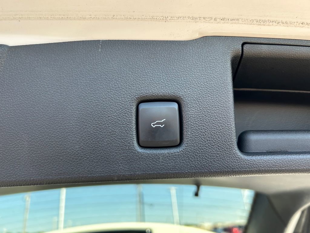 Used 2022 Ford Escape SEL w/ SEL Stealth AWD Package image 29