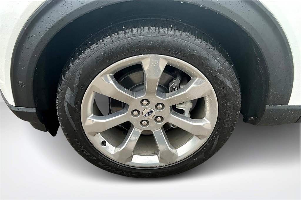 Used 2020 Ford Explorer Platinum w/ Premium Technology Package image 34