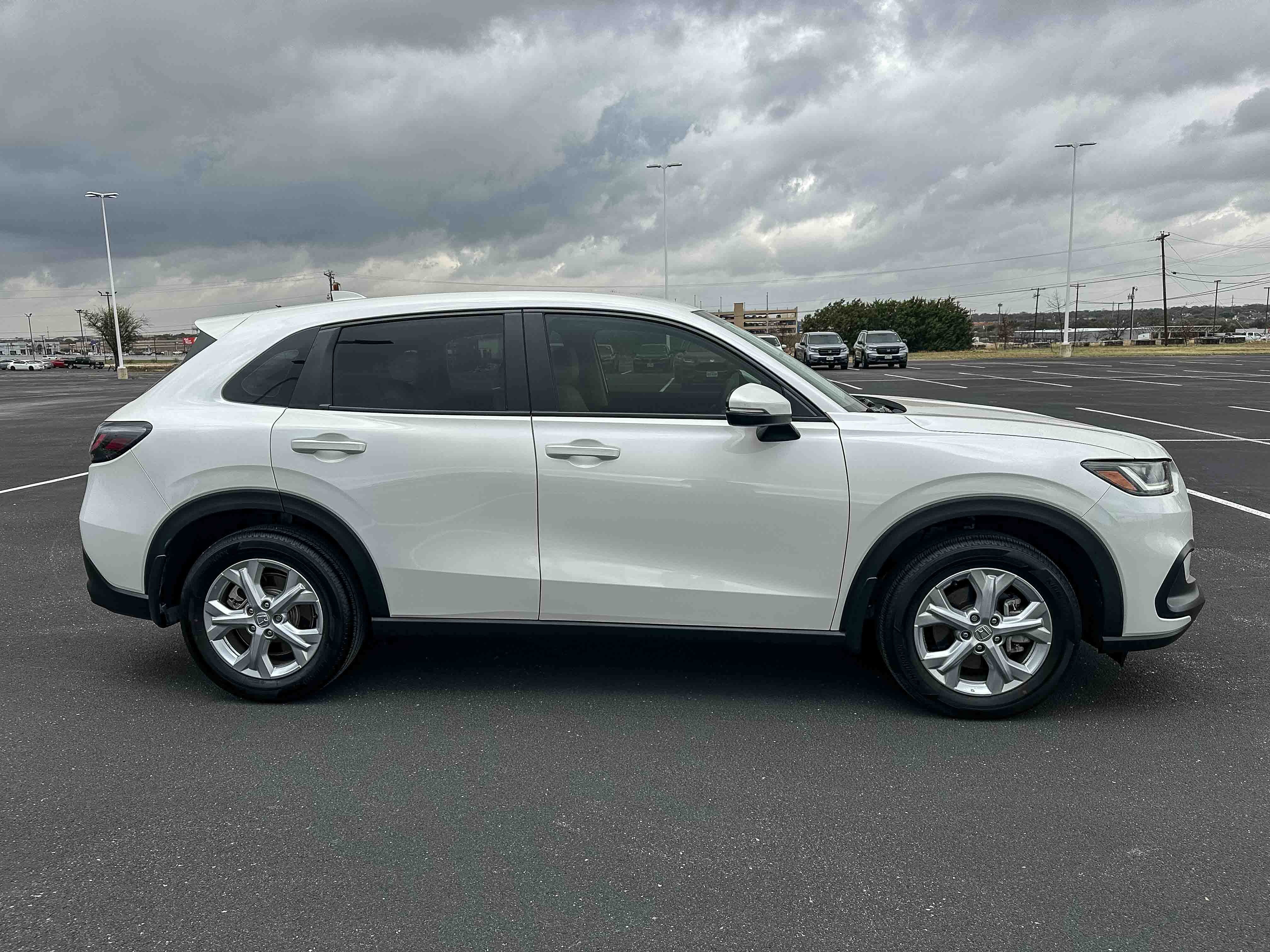 Used 2025 Honda HR-V LX image 5