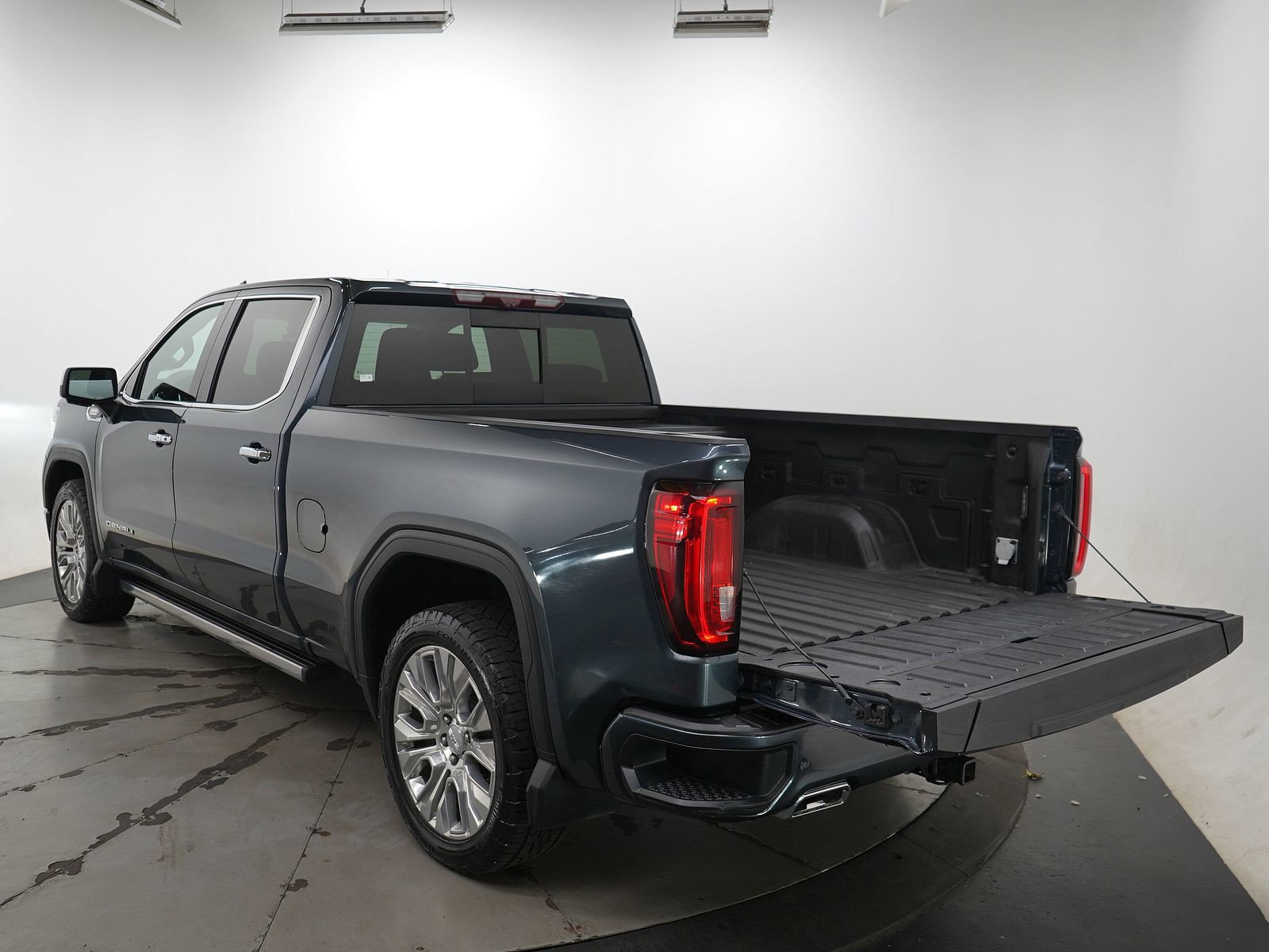 Used 2021 GMC Sierra 1500 Denali w/ Denali Ultimate Package AWD/4WD image 9