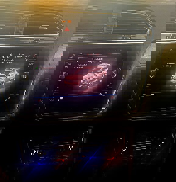 Used 2024 Volkswagen Tiguan SE image 12