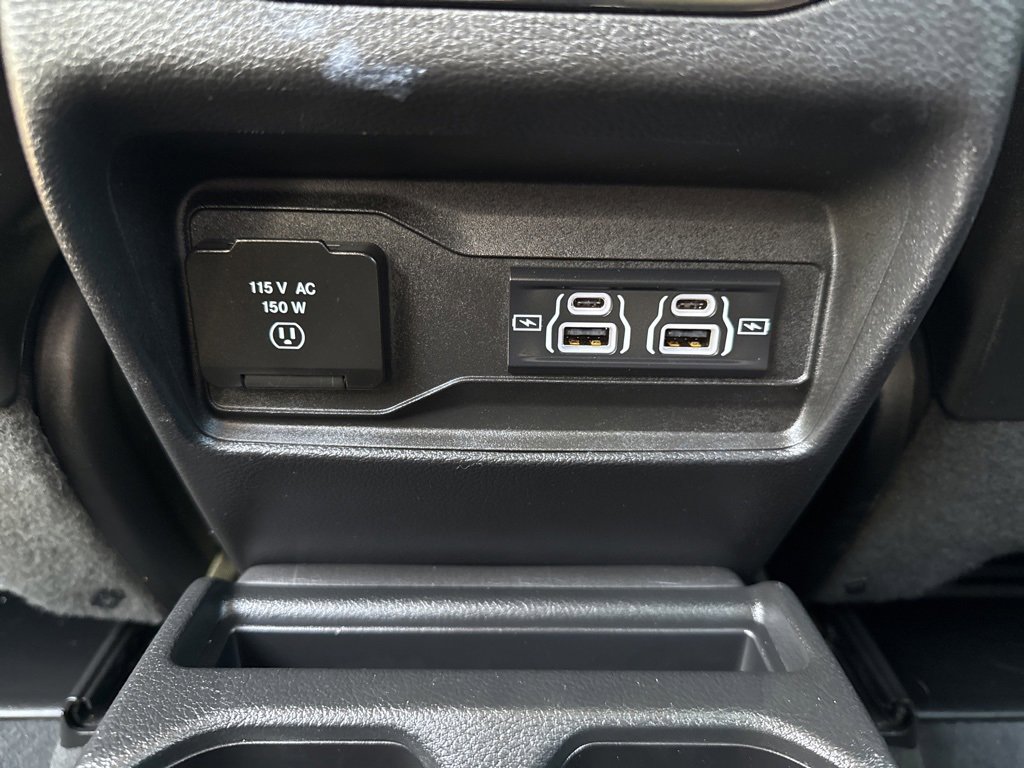 Used 2023 Jeep Grand Cherokee L Limited w/ Black Appearance Package image 23