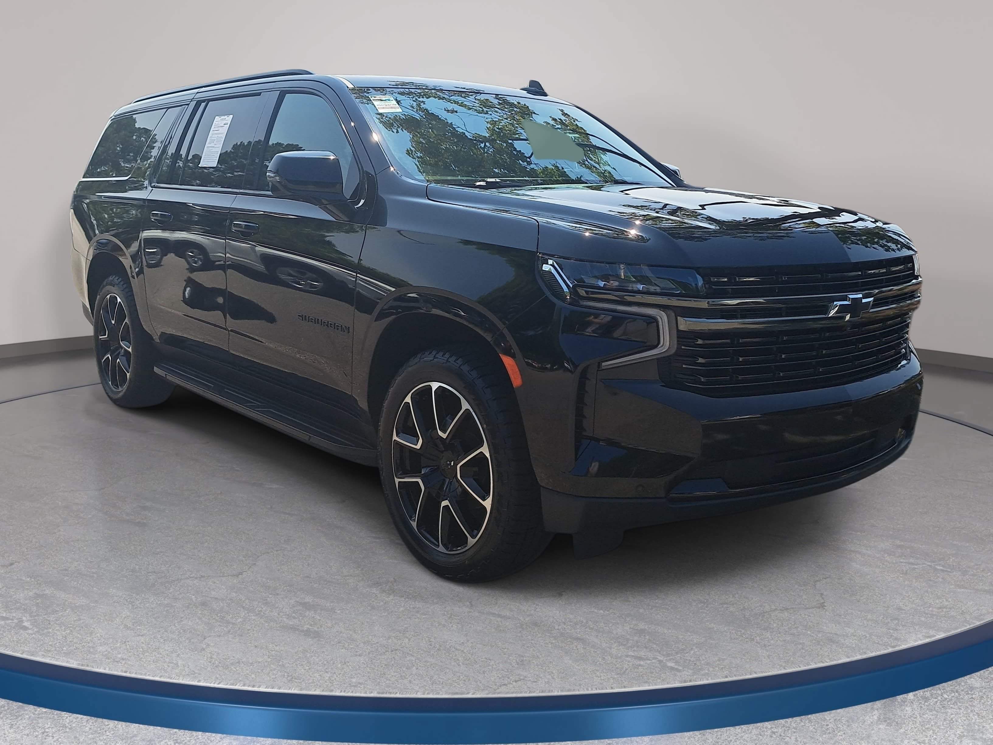Used 2021 Chevrolet Suburban RST w/ Luxury Package AWD/4WD image 3