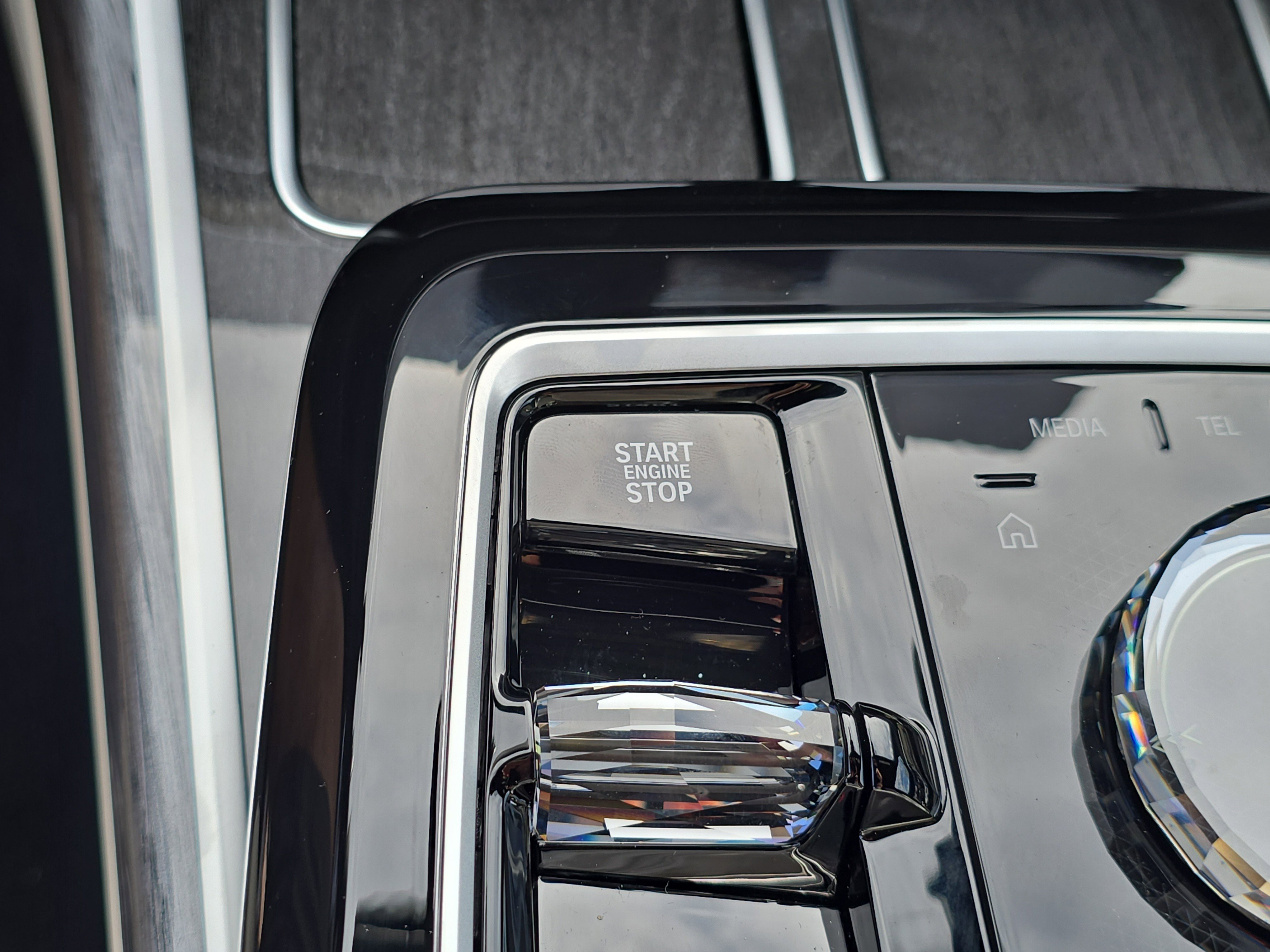 New 2026 BMW 750e xDrive image 29