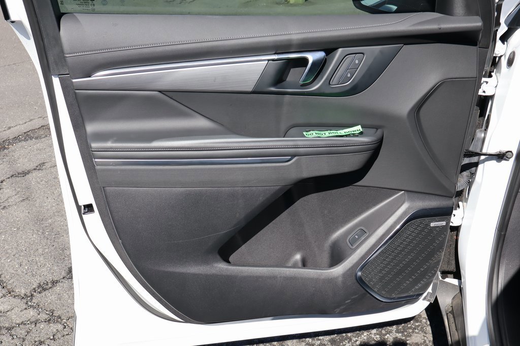 New 2025 Buick Enclave Preferred w/ LPO, Floor Liner Package image 9