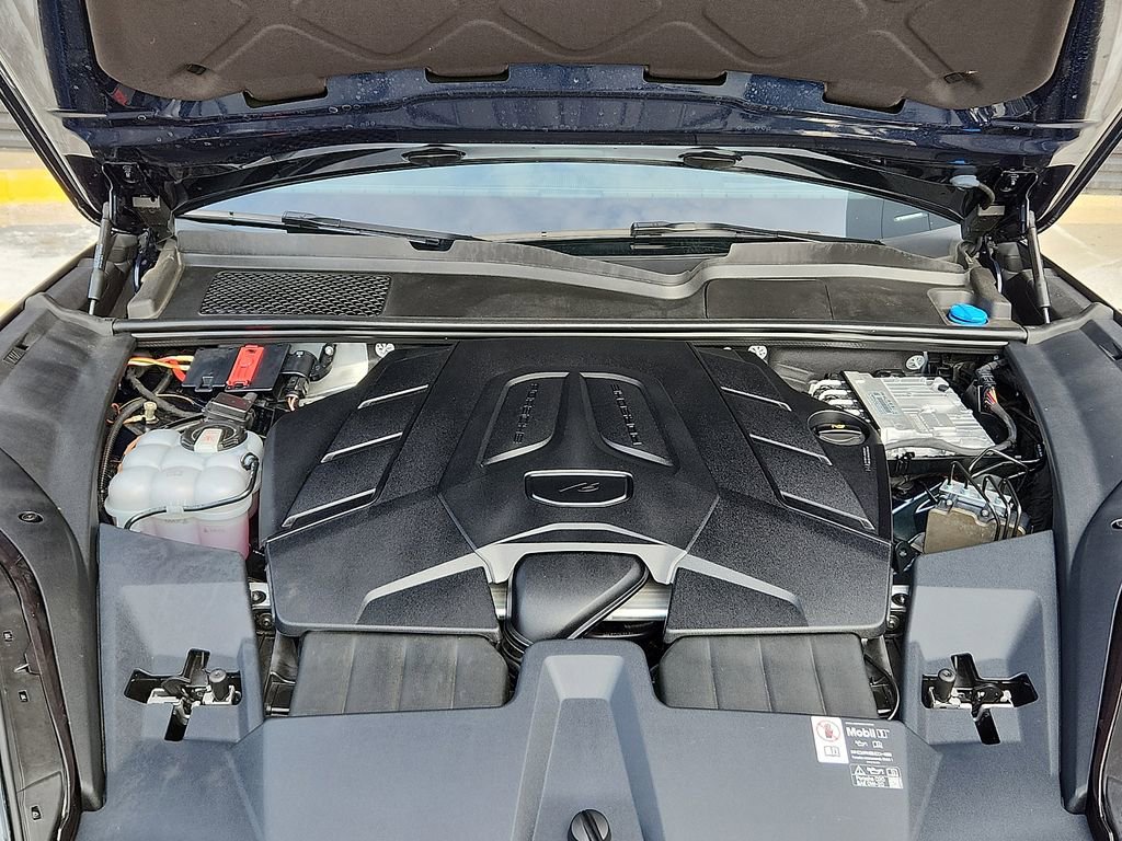 Certified 2025 Porsche Cayenne Coupe image 27