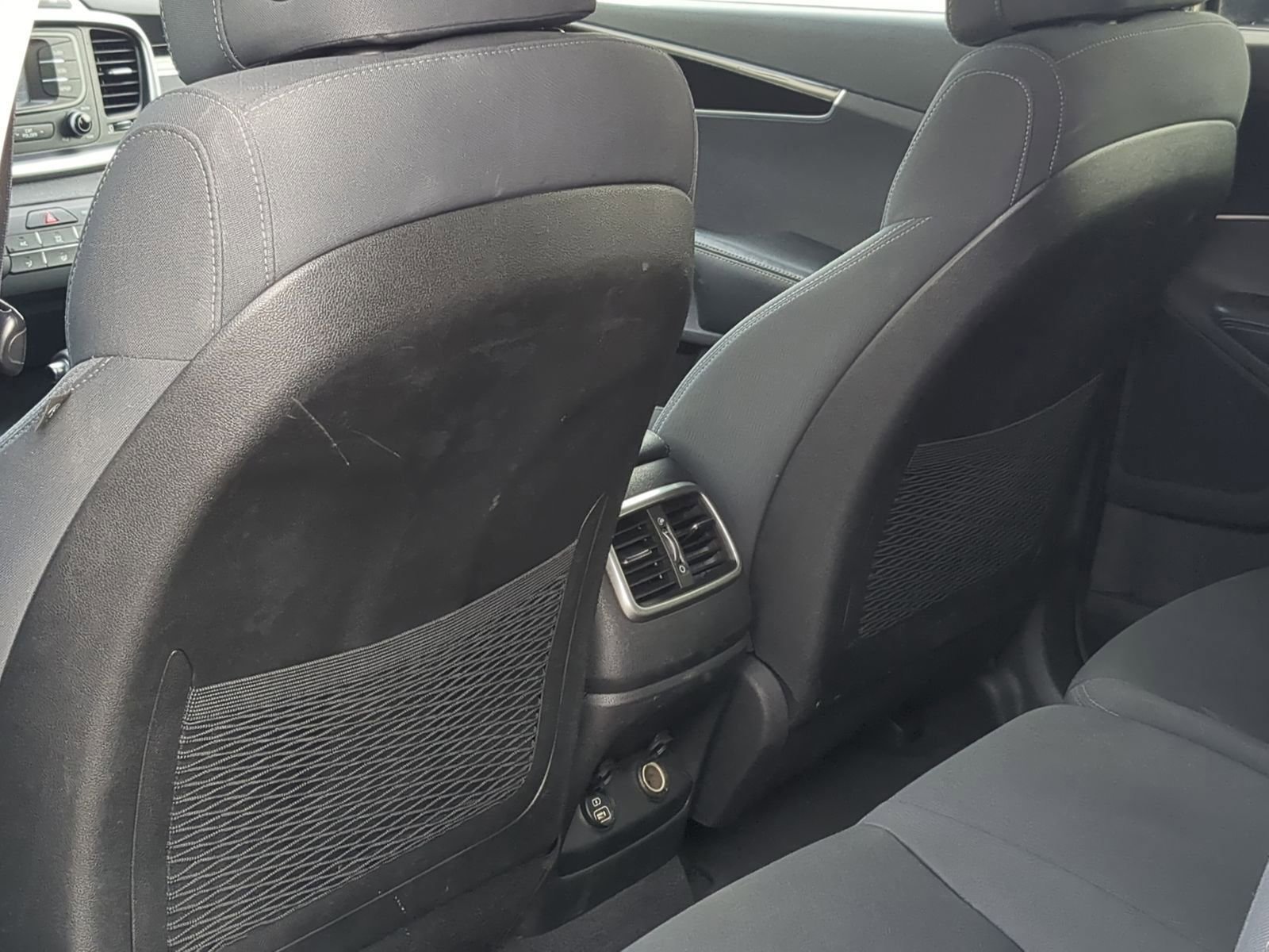 Used 2017 Kia Sorento LX image 19