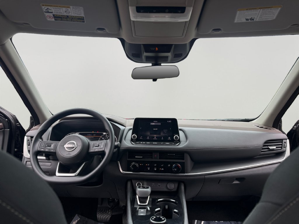 Used 2023 Nissan Rogue S AWD/4WD image 10