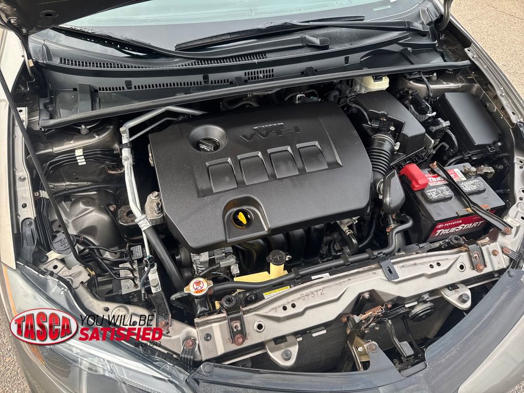 Used 2018 Toyota Corolla LE FWD image 37