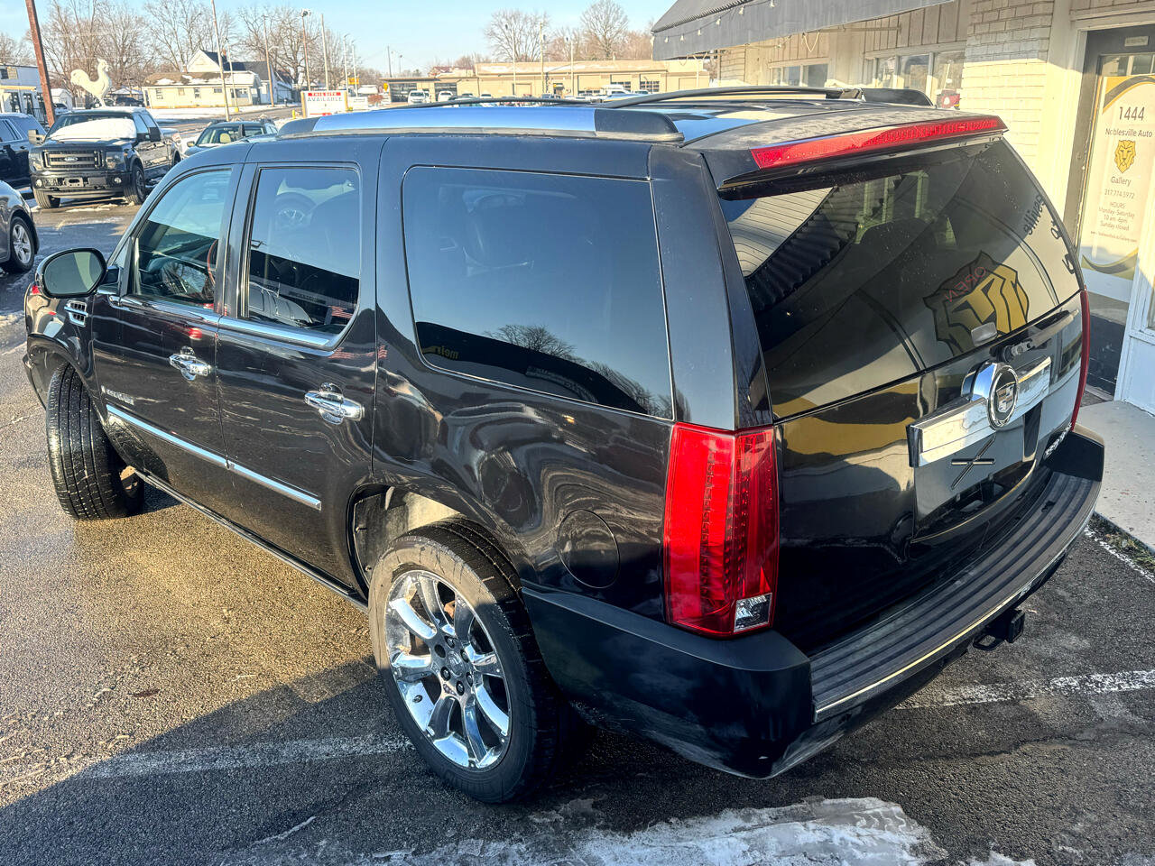 Used 2007 Cadillac Escalade AWD w/ Information Package image 4