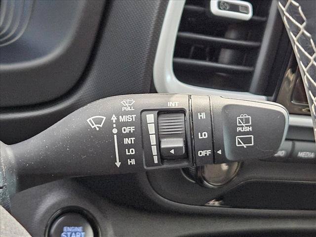 Certified 2024 Hyundai Venue Limited FWD image 23