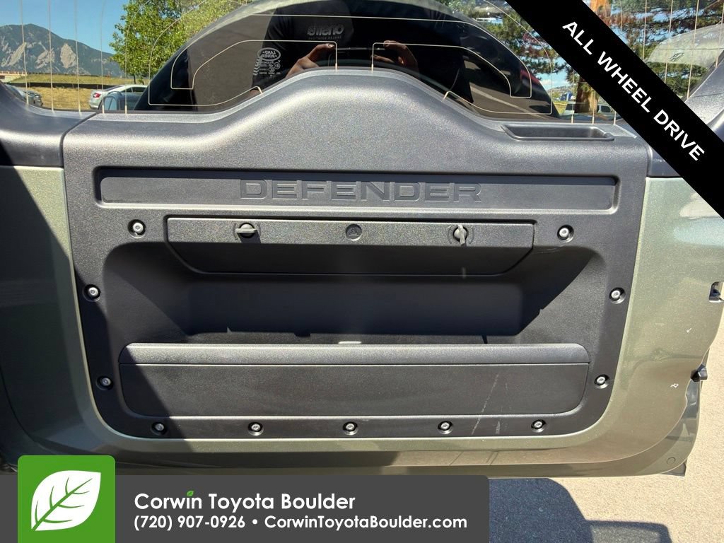 Used 2022 Land Rover Defender 90 S AWD/4WD image 15