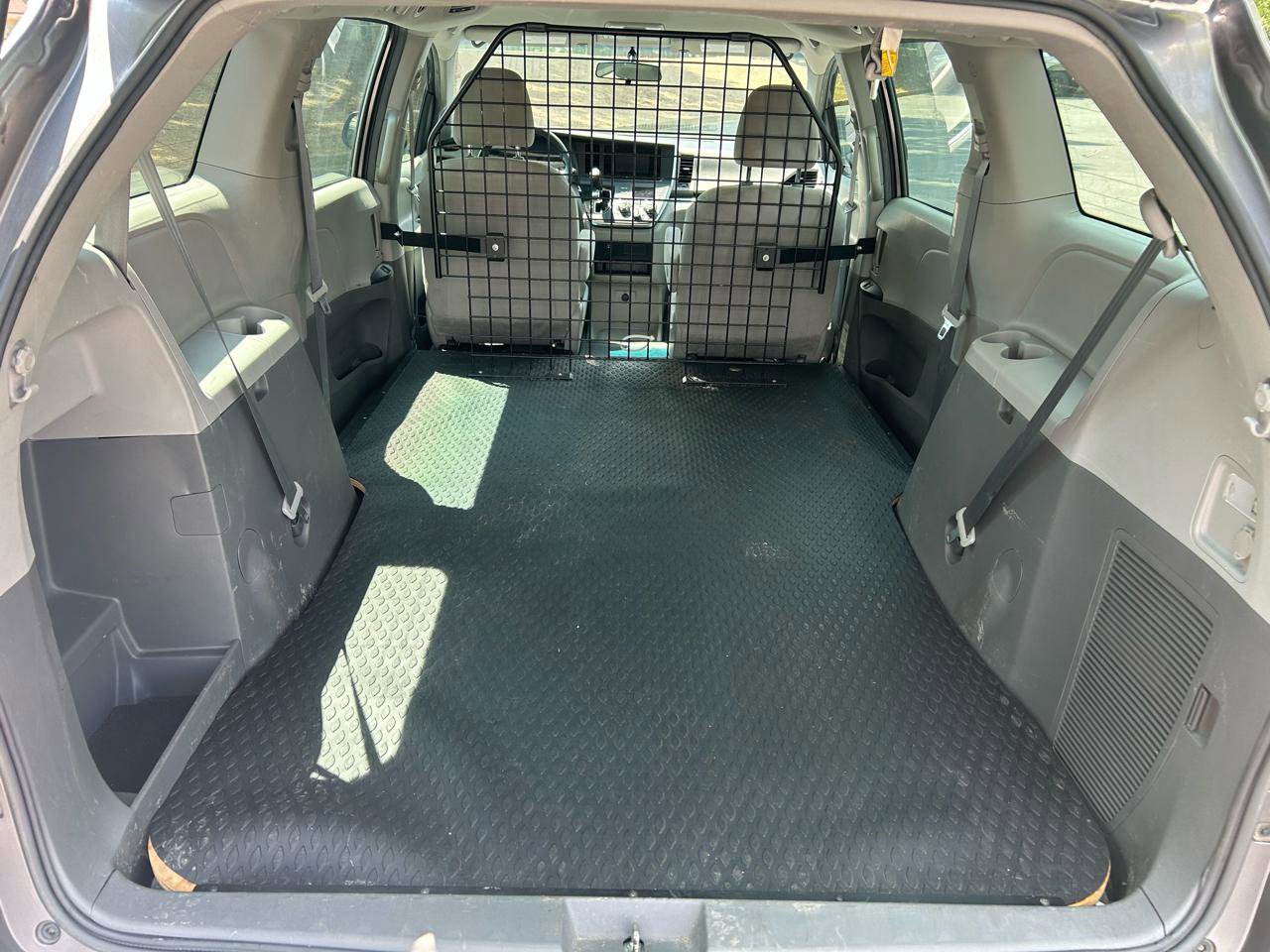 Used 2017 Toyota Sienna L FWD image 16