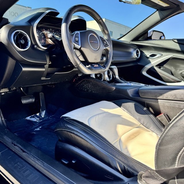 Used 2018 Chevrolet Camaro SS image 29