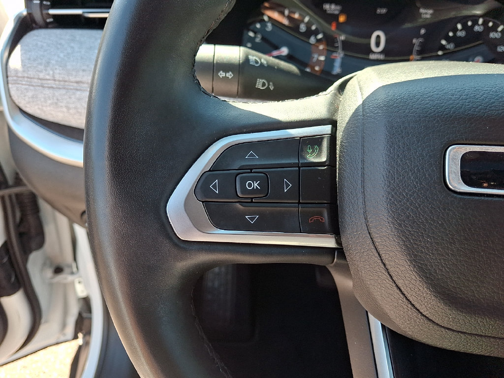 Used 2022 Jeep Compass Latitude w/ Sun and Sound Group AWD/4WD image 22
