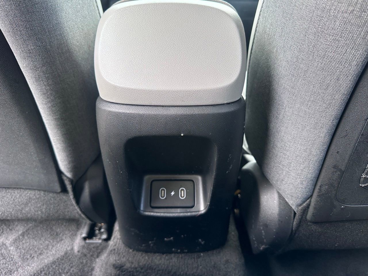 Used 2025 Hyundai Elantra Limited image 19